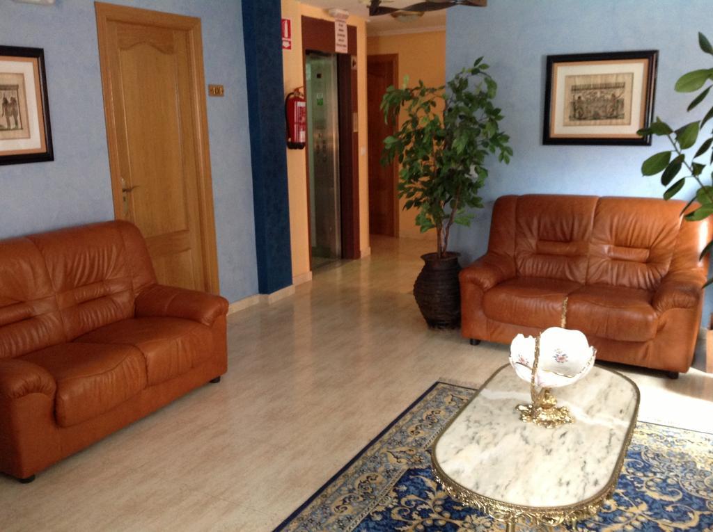 Hostal San Froilan La Virgen del Camino Exterior photo