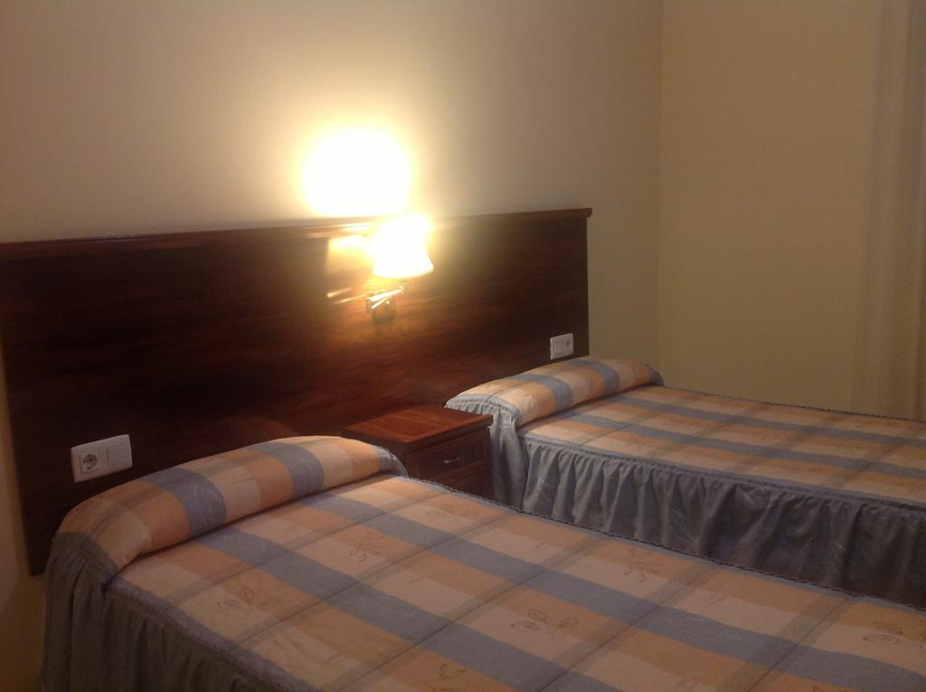 Hostal San Froilan La Virgen del Camino Room photo