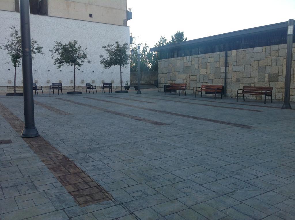 Hostal San Froilan La Virgen del Camino Exterior photo