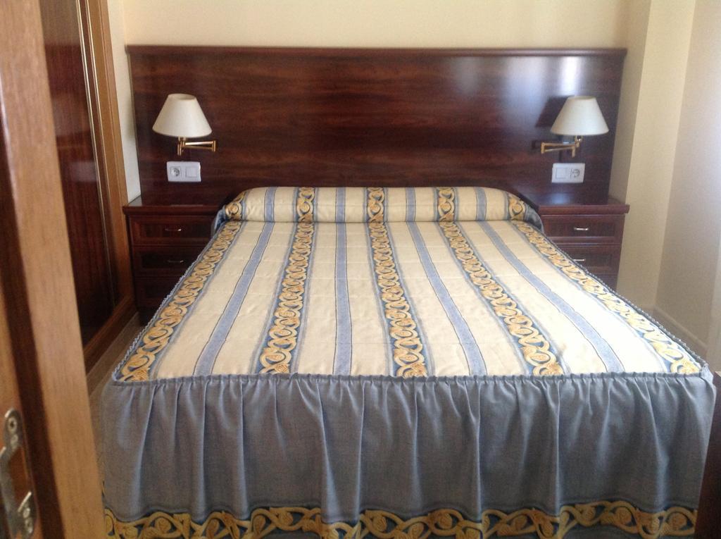 Hostal San Froilan La Virgen del Camino Room photo