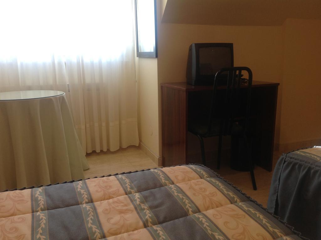 Hostal San Froilan La Virgen del Camino Room photo