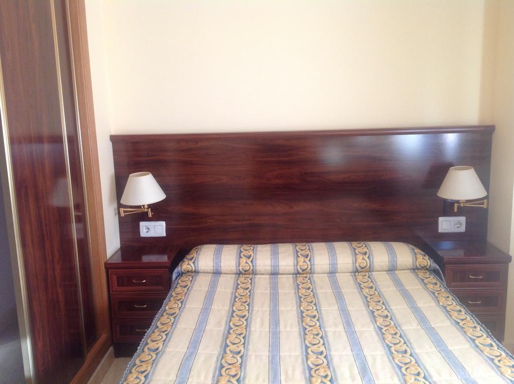 Hostal San Froilan La Virgen del Camino Room photo